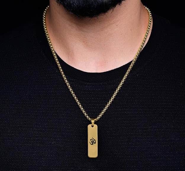 Man wearing Om Pendant Plain Design gold necklace